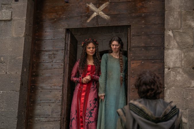 Decameron. (L to R) Tessica Plummer as Filomena and 
Tanya Reynolds as Licisca in Episode 101 of Decameron. Giulia Parmigiani/Netflix © 2024